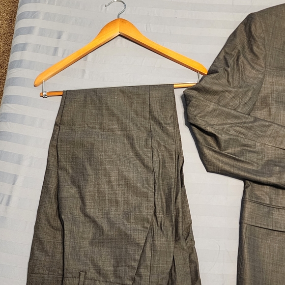 Express Men's Suit - Picture 8 of 11